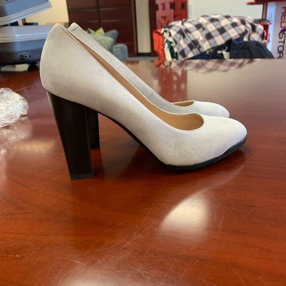 Tod’s Light Gray Wooden Heel Pumps 6-1/2 NWOT Old Money - Picture 3 of 6